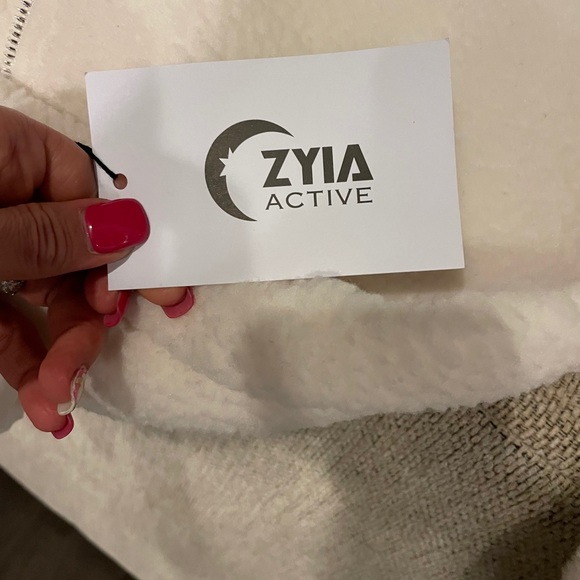 Zyia fleece jacket - Picture 12 of 13